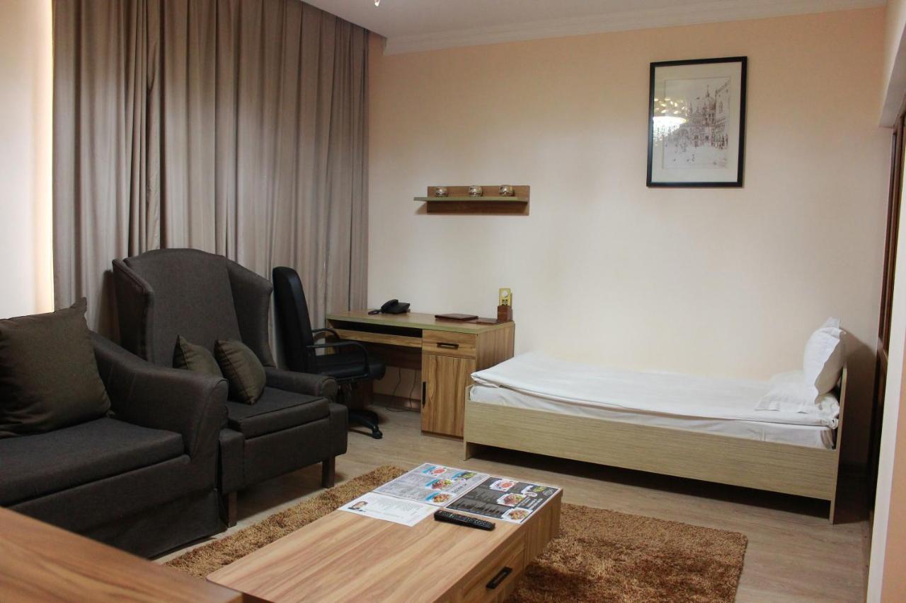 Atb Grand Hotel Atiraw Buitenkant foto