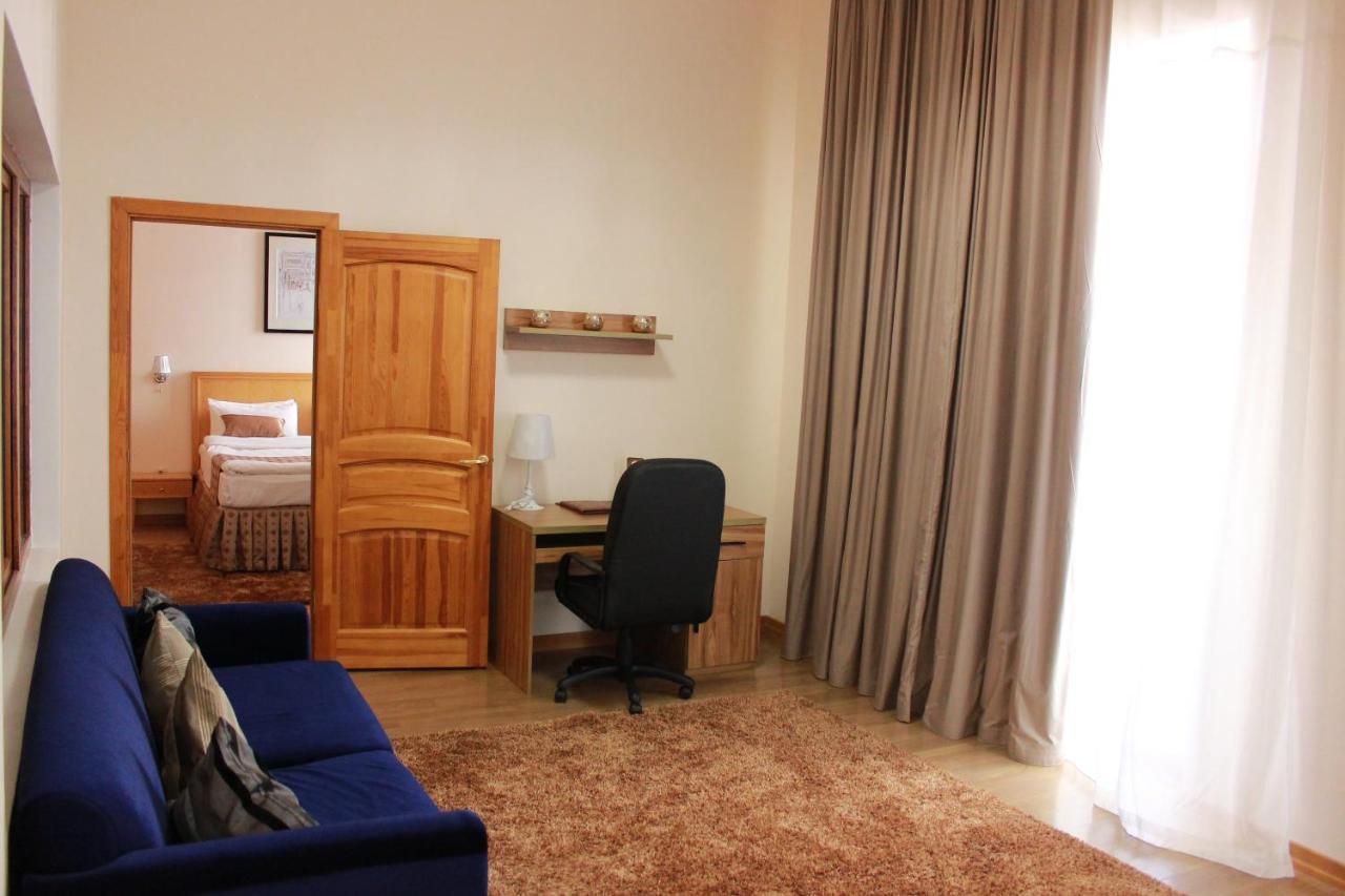 Atb Grand Hotel Atiraw Buitenkant foto
