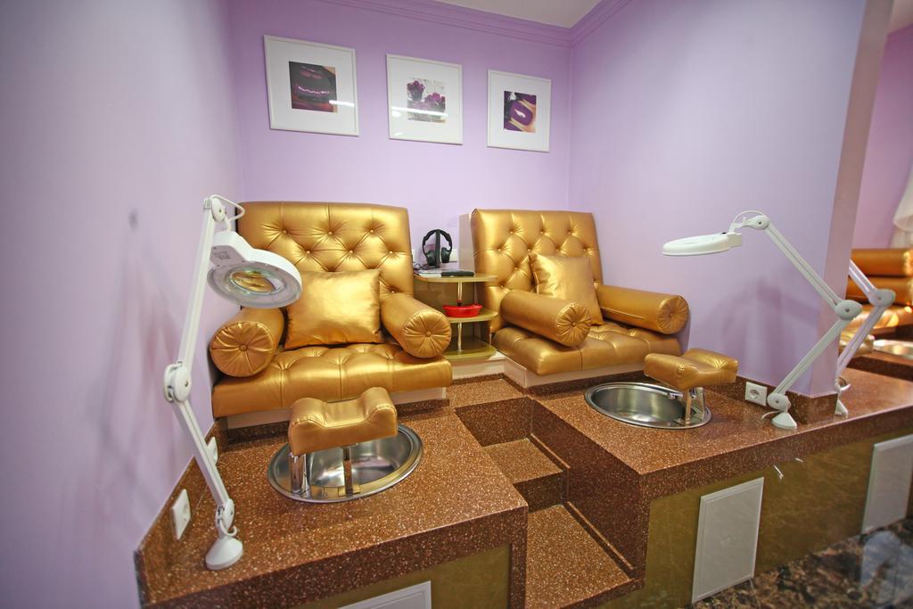 Atb Grand Hotel Atiraw Buitenkant foto
